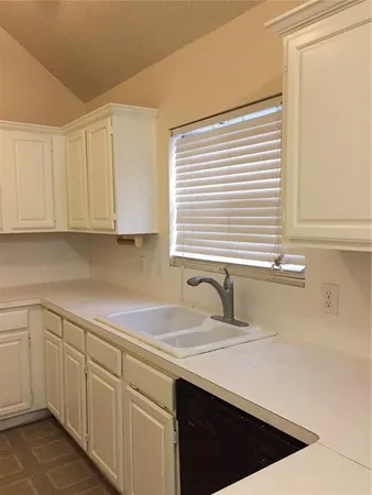 $2,300 | 2127 Dover Drive, Carrollton, TX 75006