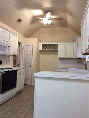 $2,300 | 2127 Dover Drive, Carrollton, TX 75006