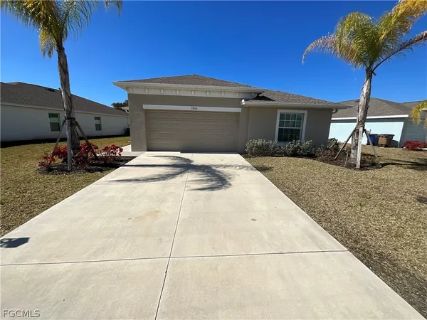$2,150 | 3905 Treasure Oak Way, Fort Myers, FL 33905