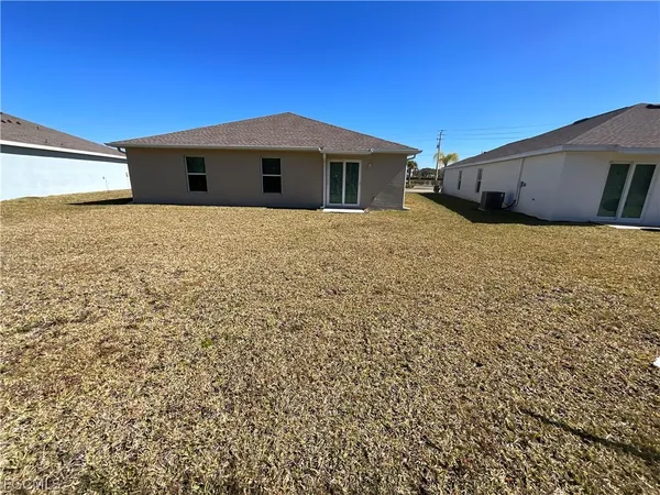 $2,150 | 3905 Treasure Oak Way, Fort Myers, FL 33905