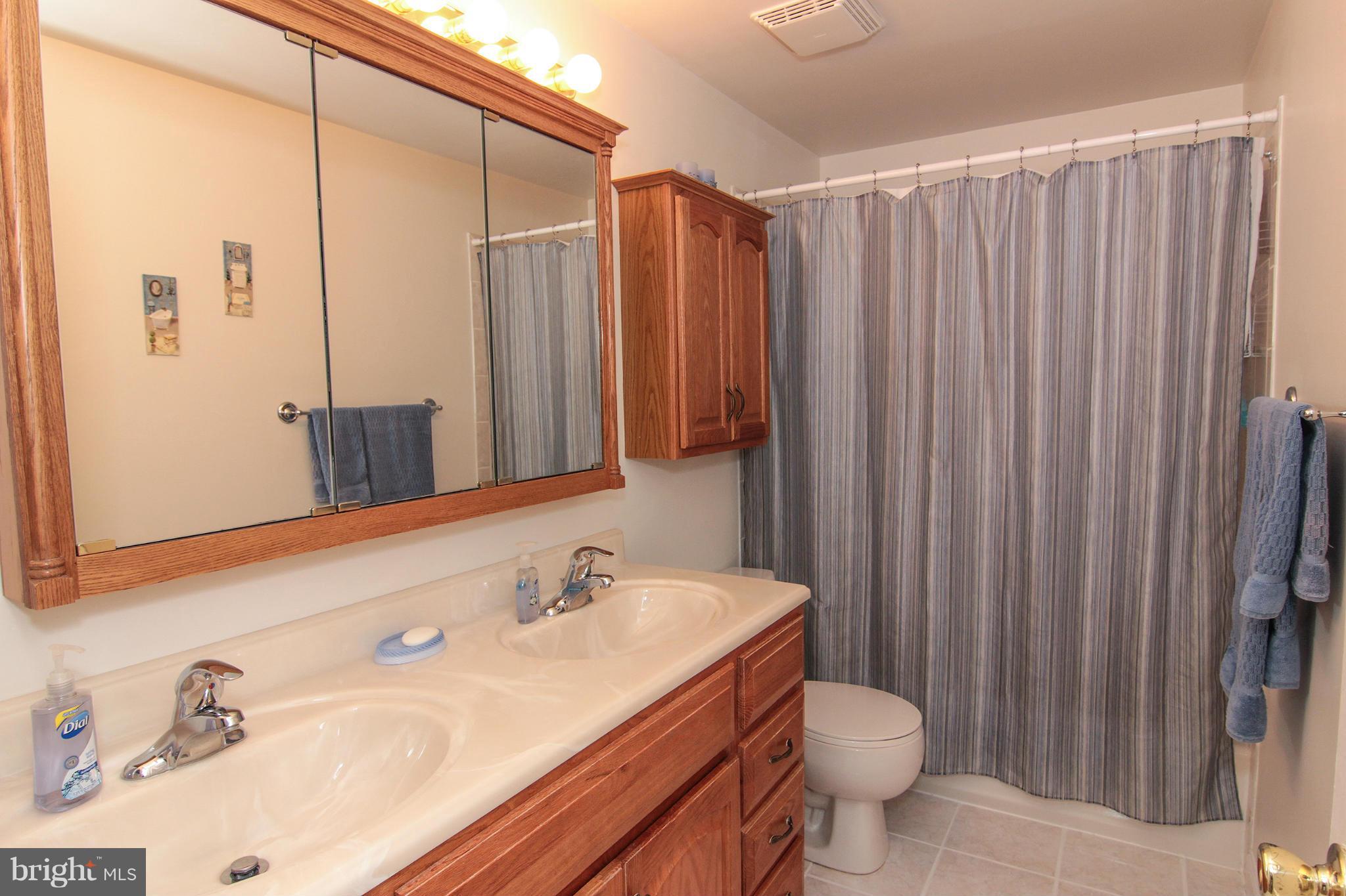 122 Minor Road Sterling, VA 20165 - Photo 23 of 30 Bath
