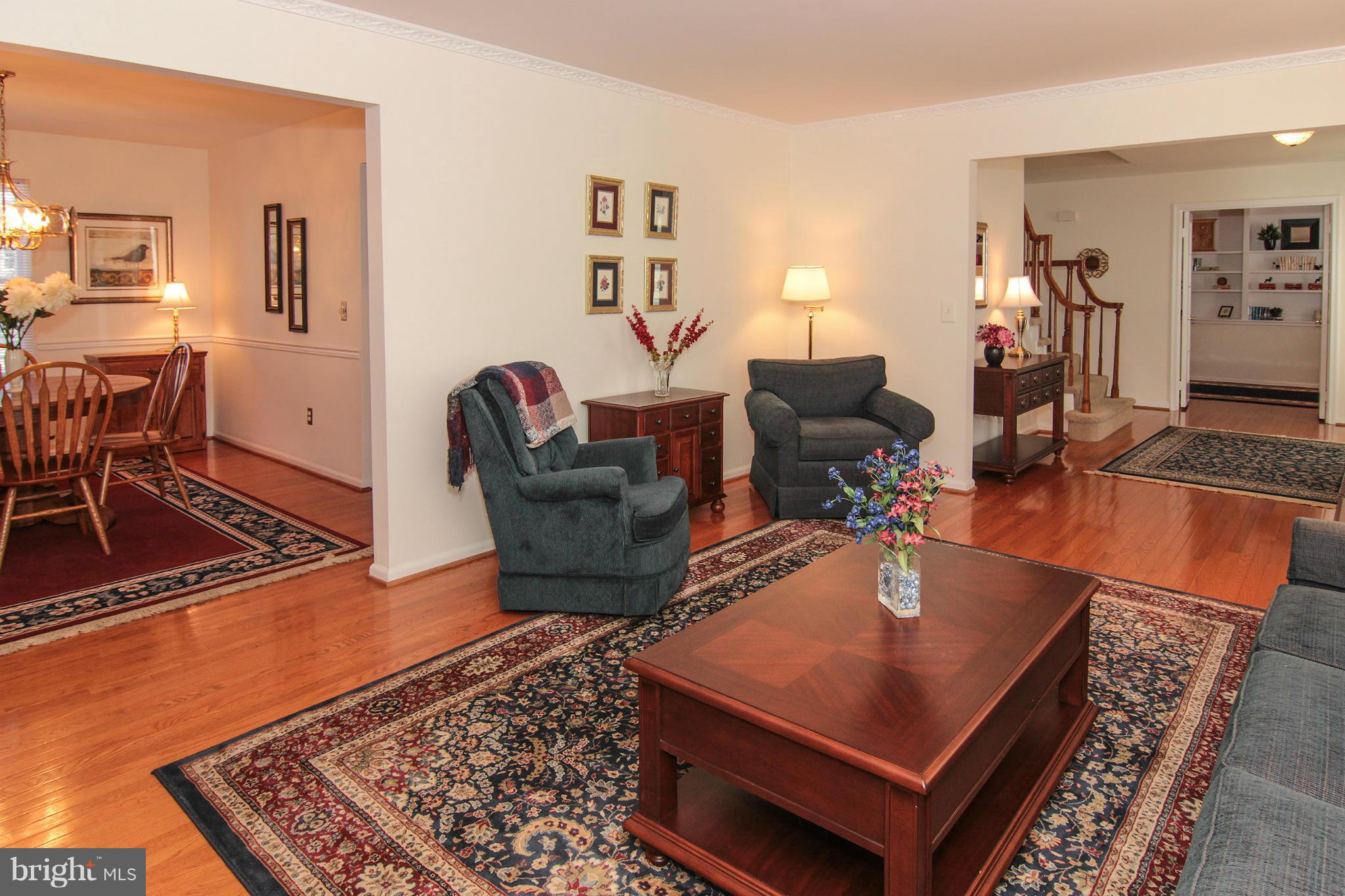 122 Minor Road Sterling, VA 20165 - Photo 5 of 30 Living Room