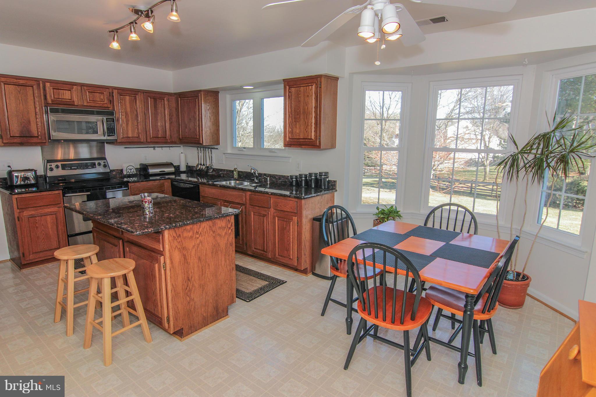 122 Minor Road Sterling, VA 20165 - Photo 8 of 30 Kitchen