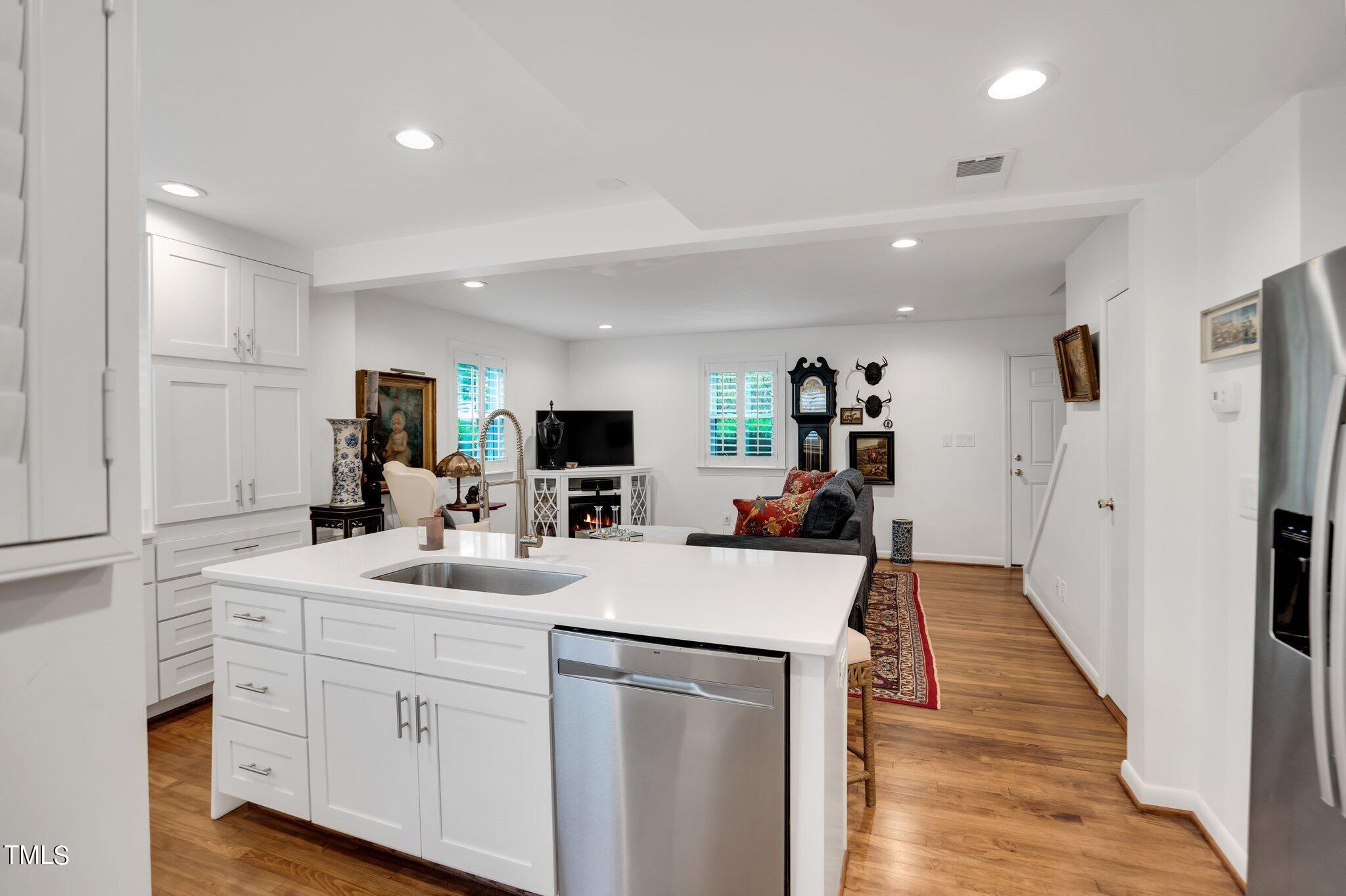 830 Bryan Street, Unit 1 Raleigh, NC 27605 - Photo 18 of 35 18