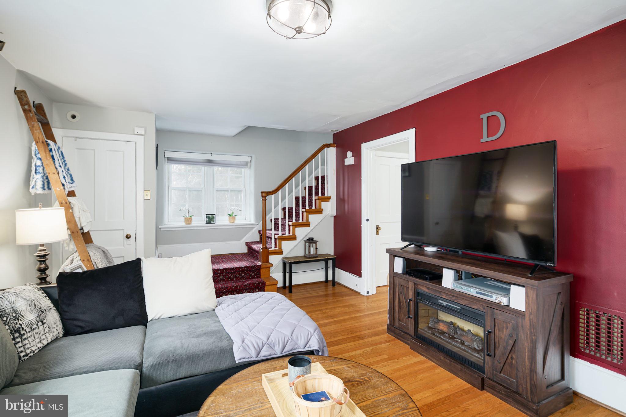 900 Church Road Wyncote, PA 19095 - Photo 3 of 30 Living room