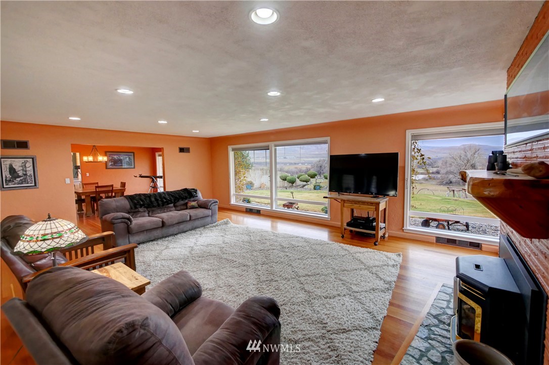 736 West Ridge Drive Omak, WA 98841 - Photo 11 of 39 Gallery Image 11