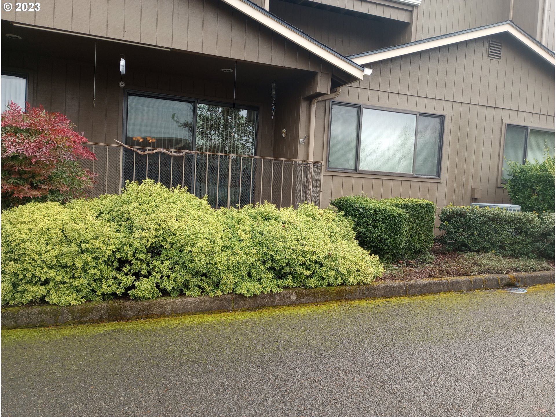 2215 Ridgeway Drive Eugene, OR 97401 - Photo 1 of 18 Gallery Image 1