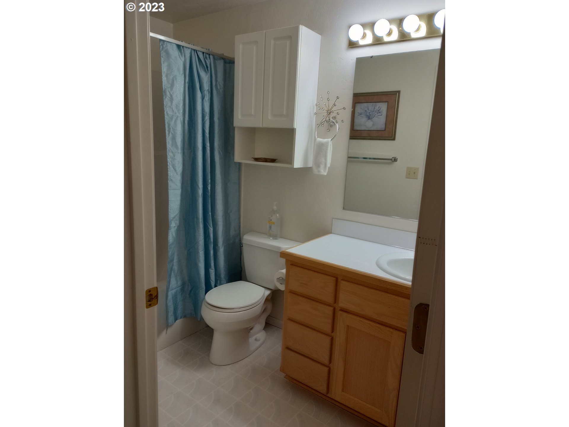 2215 Ridgeway Drive Eugene, OR 97401 - Photo 13 of 18 Gallery Image 13