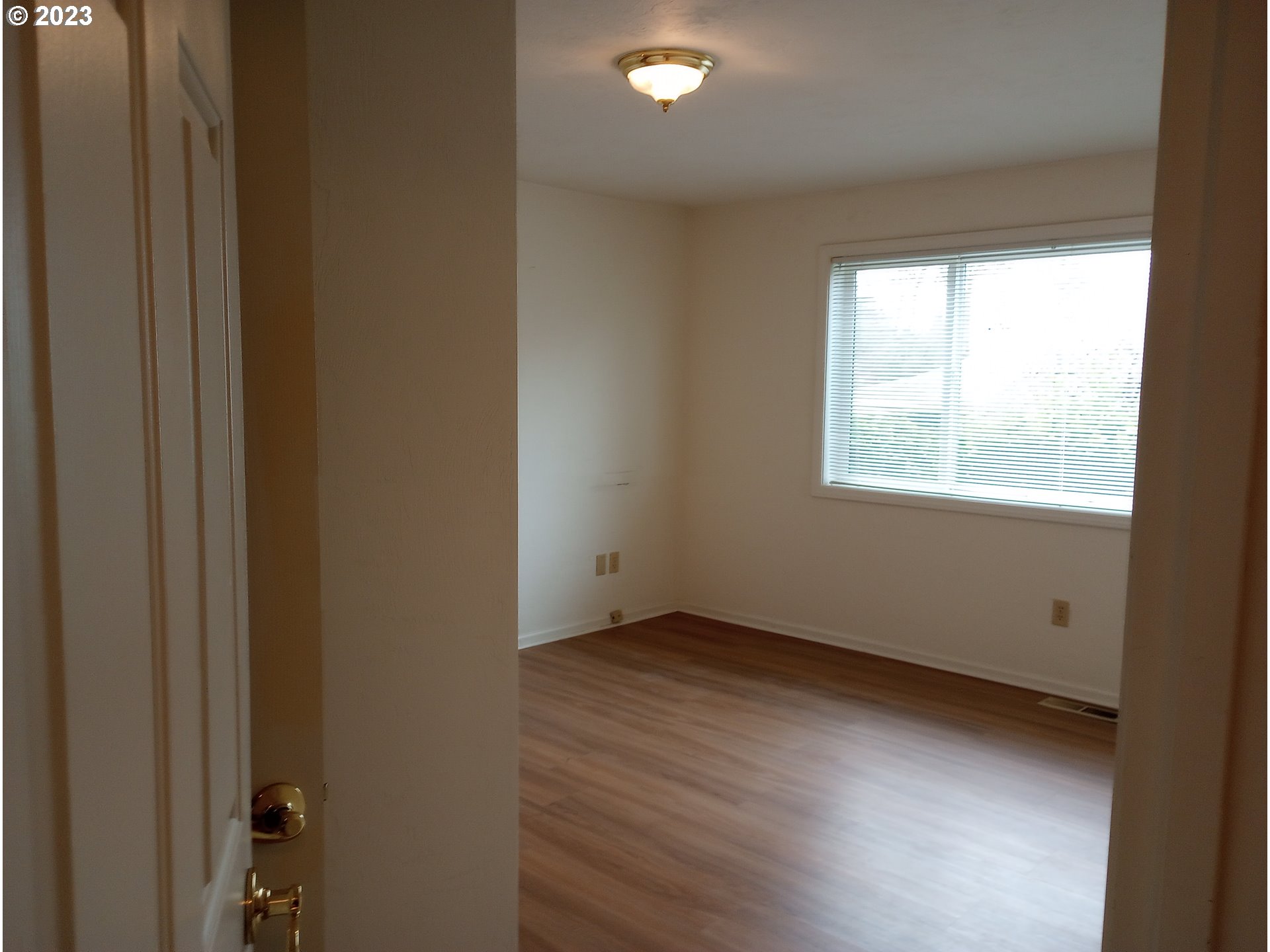 2215 Ridgeway Drive Eugene, OR 97401 - Photo 15 of 18 Gallery Image 15