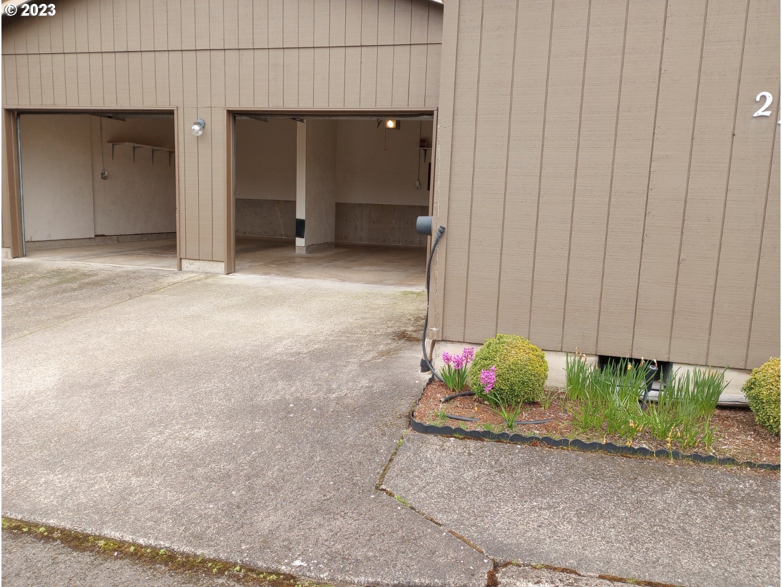2215 Ridgeway Drive Eugene, OR 97401 - Photo 16 of 18 Gallery Image 16