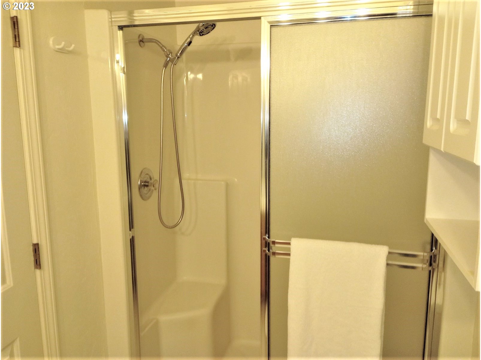 2215 Ridgeway Drive Eugene, OR 97401 - Photo 17 of 18 Gallery Image 17
