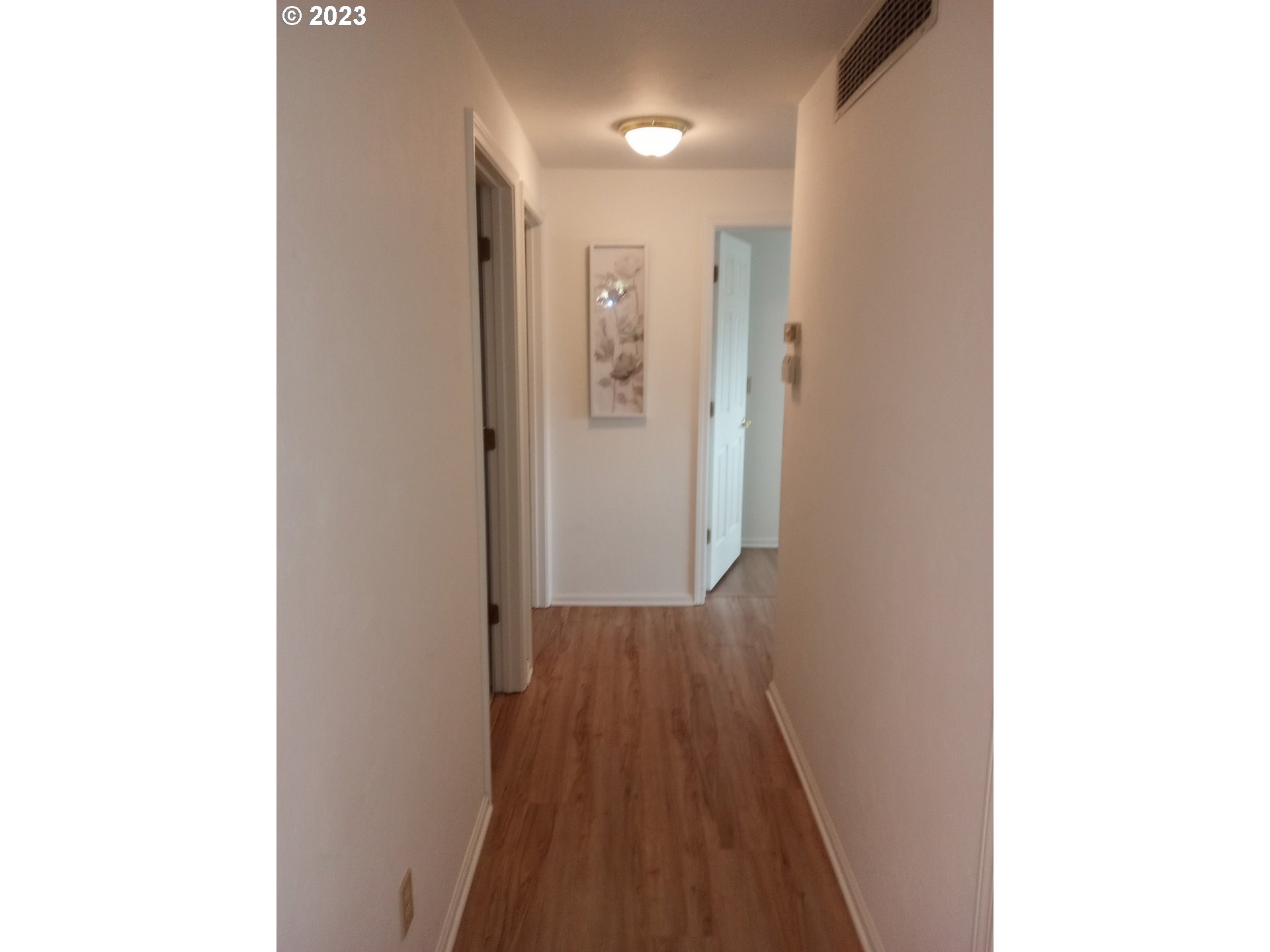 2215 Ridgeway Drive Eugene, OR 97401 - Photo 3 of 18 Gallery Image 3