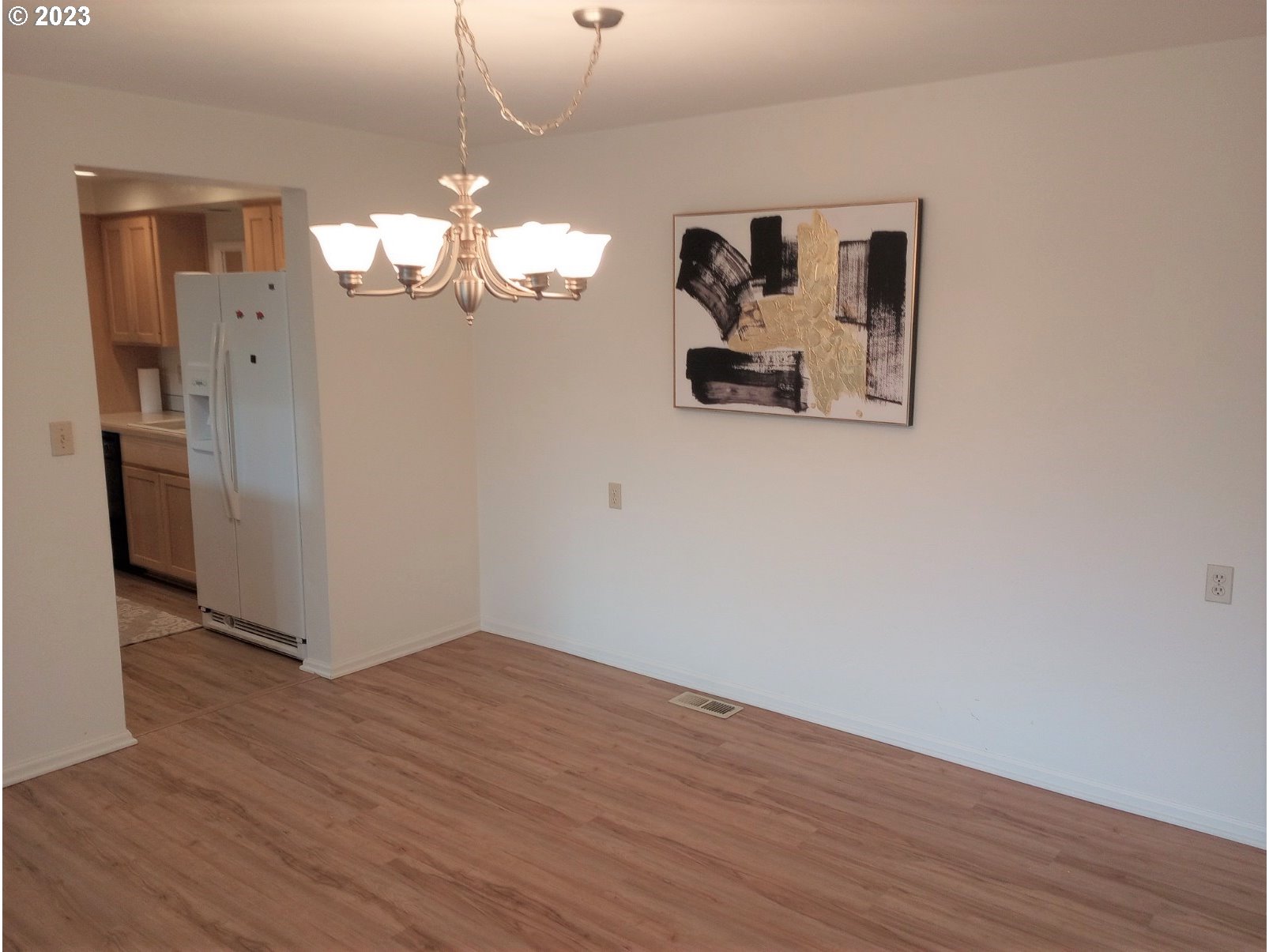 2215 Ridgeway Drive Eugene, OR 97401 - Photo 4 of 18 Gallery Image 4