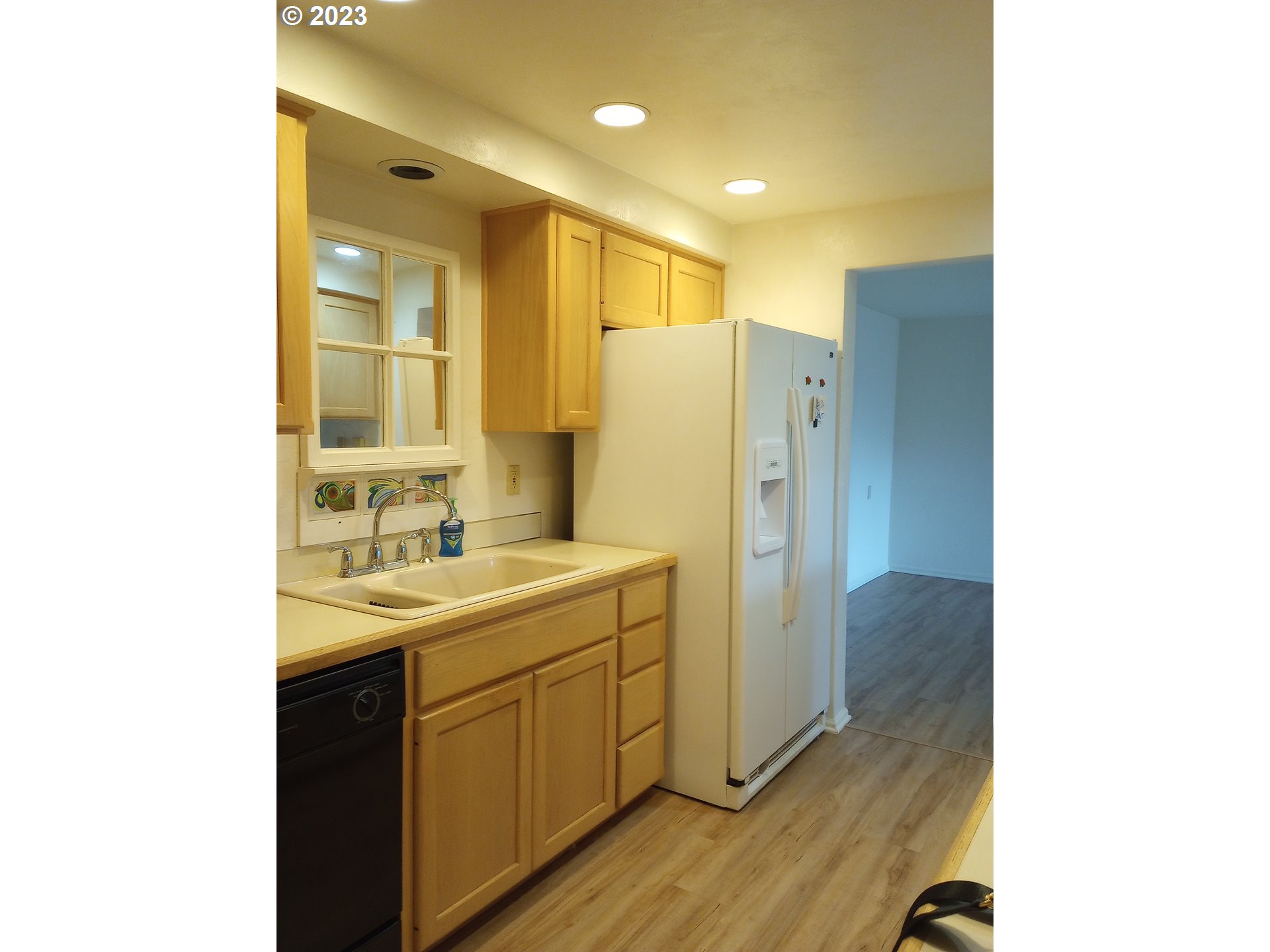 2215 Ridgeway Drive Eugene, OR 97401 - Photo 7 of 18 Gallery Image 7