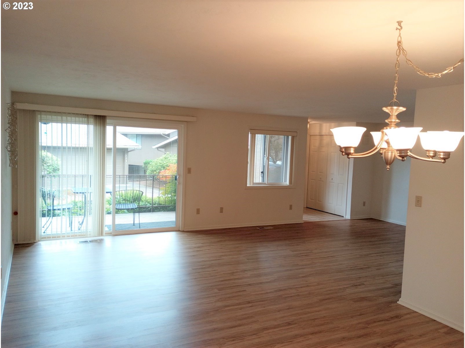2215 Ridgeway Drive Eugene, OR 97401 - Photo 10 of 18 Gallery Image 10