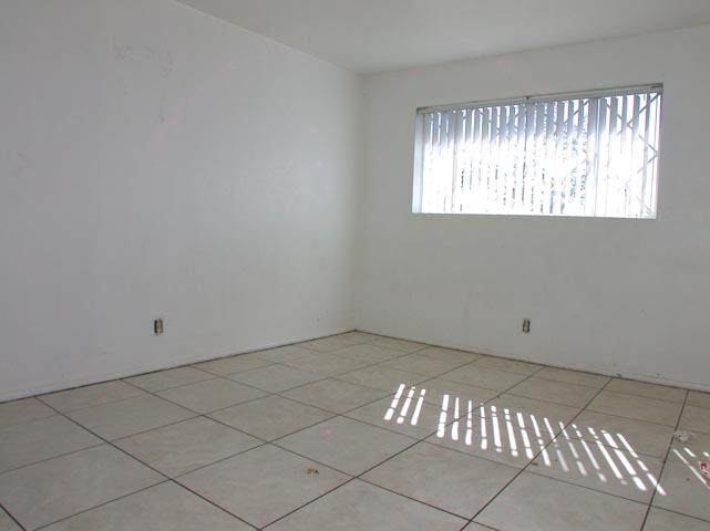 3048 West Cactus Road Phoenix, AZ 85029 - Photo 8 of 12 BD
