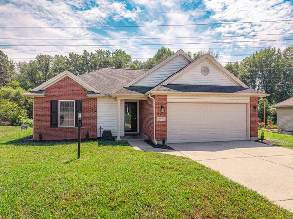 $279,900 | 8300 Aster Lane, Evansville, IN 47712