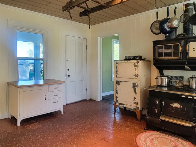 $199,000 | 325 Water Street, Iola, WI 54945