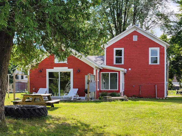 $199,000 | 325 Water Street, Iola, WI 54945