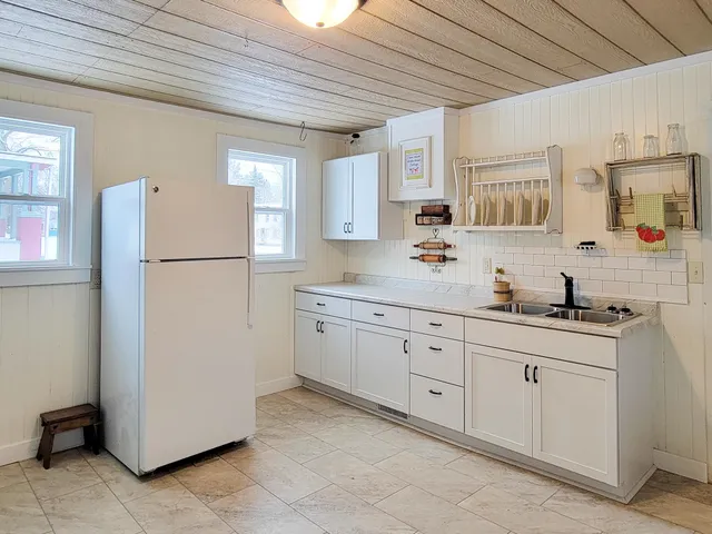 $199,000 | 325 Water Street, Iola, WI 54945