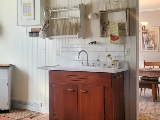 $199,000 | 325 Water Street, Iola, WI 54945