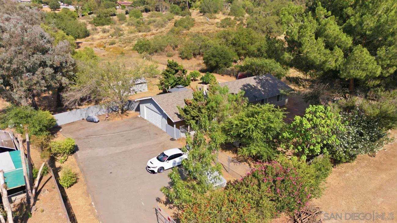 15773 Oak Valley Road Ramona, CA 92065 - Photo 9 of 42 Parking