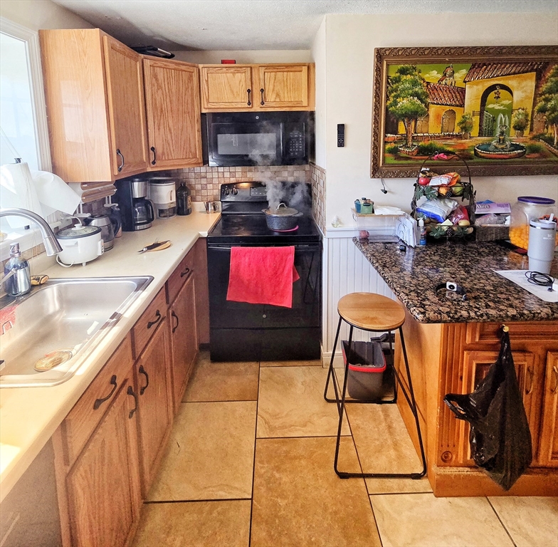 3 Maple Crest Circle, Unit B Holyoke, MA 01040 - Photo 3 of 7