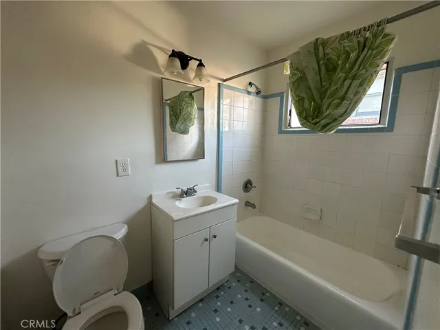 $1,750 | 253 East Villa Street, Unit 6, Pasadena, CA 91101