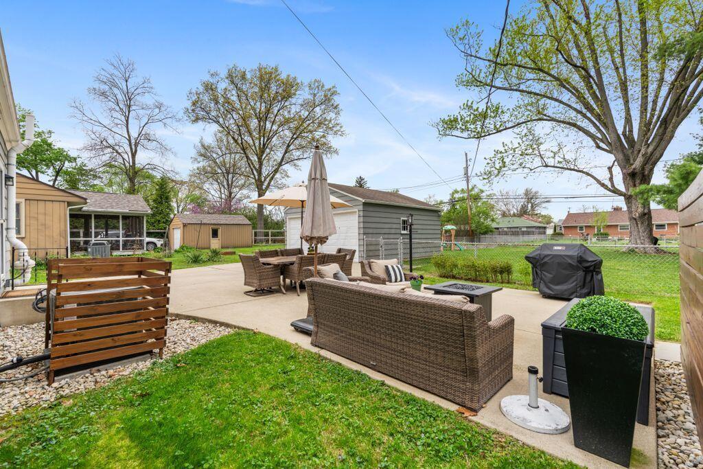 540 East Beaumont Road Columbus, OH 43214 - Photo 17 of 21 Patio 1