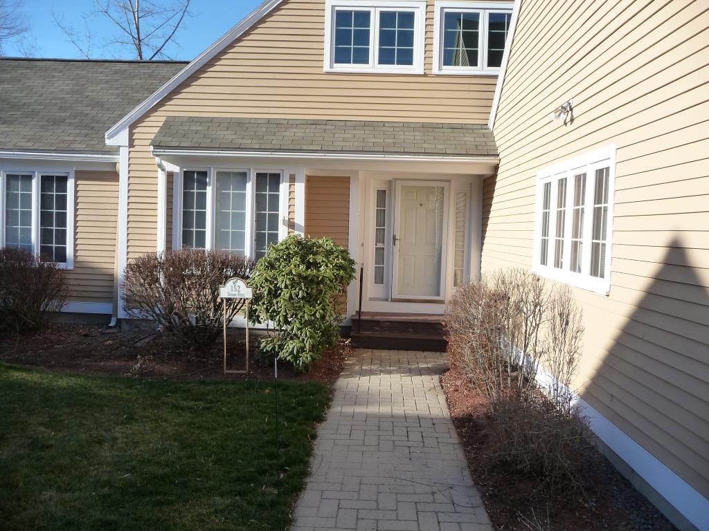 152 Straw Hill Road, Unit 152 Manchester, NH 03104 - Photo 5 of 34