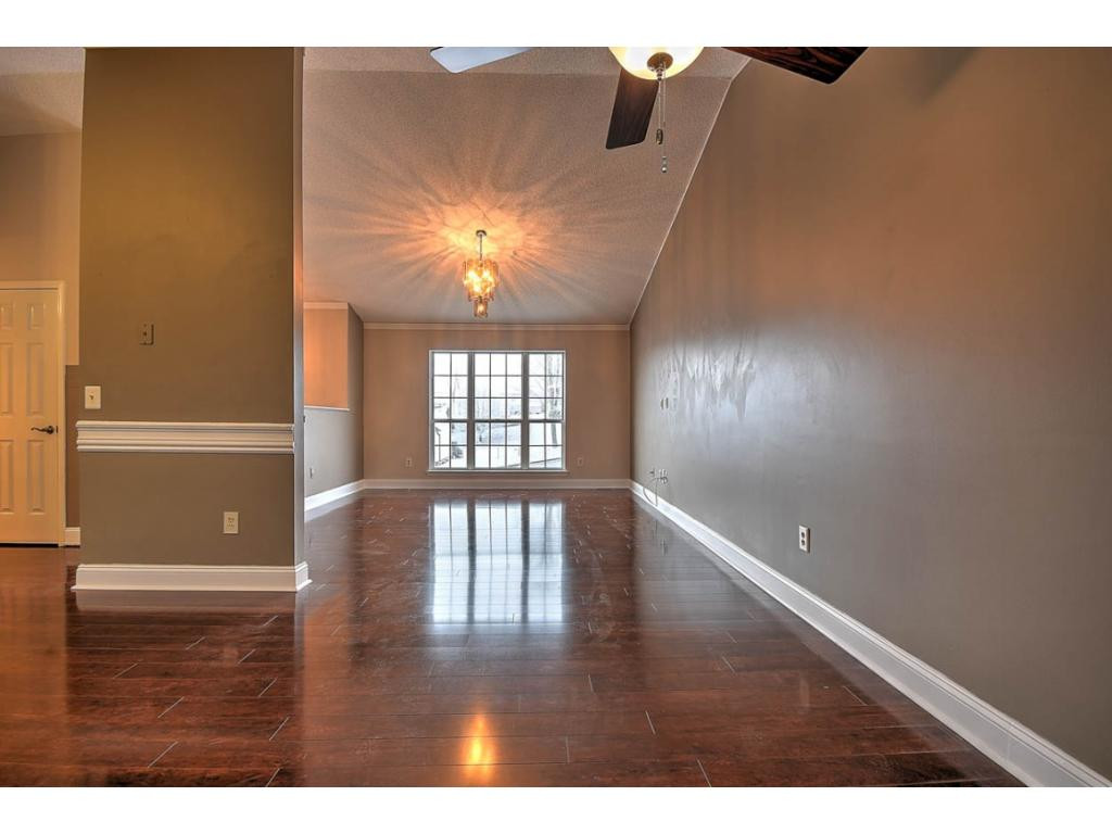 252 Springview Drive Gray, TN 37615 - Photo 8 of 33 Living Room Area