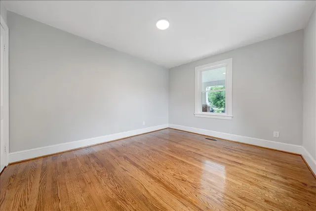 $1,600 | 1602 Redwood Road Southeast, Roanoke, VA 24014