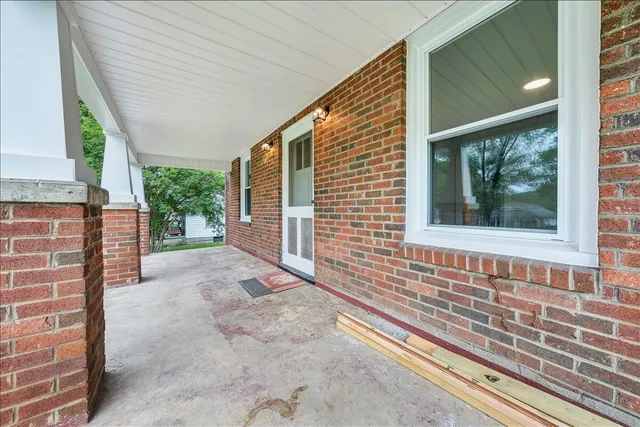 $1,600 | 1602 Redwood Road Southeast, Roanoke, VA 24014