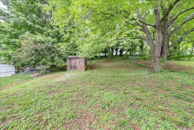 $1,600 | 1602 Redwood Road Southeast, Roanoke, VA 24014