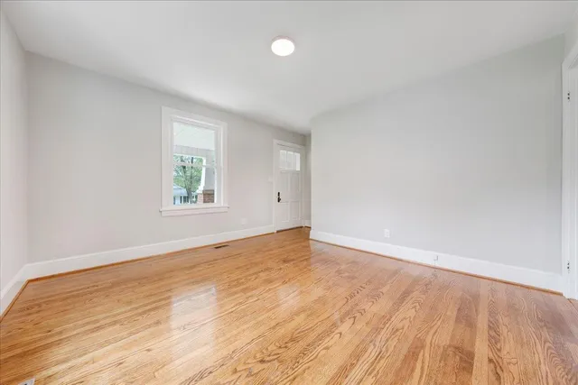 $1,600 | 1602 Redwood Road Southeast, Roanoke, VA 24014