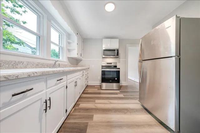 $1,600 | 1602 Redwood Road Southeast, Roanoke, VA 24014