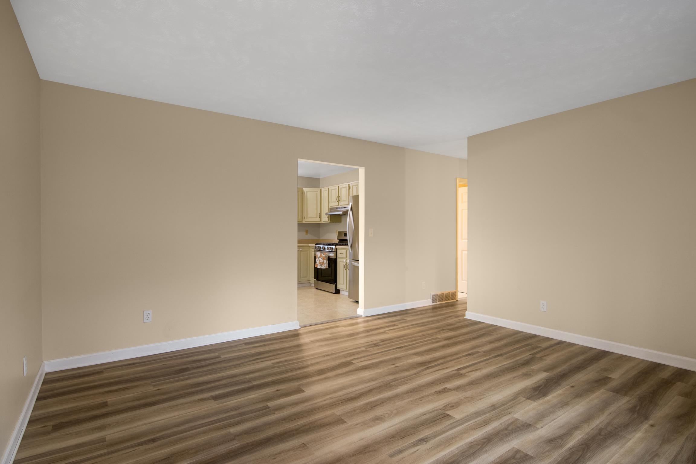 3928 Manchester Road Traverse City, MI 49686 - Photo 8 of 35