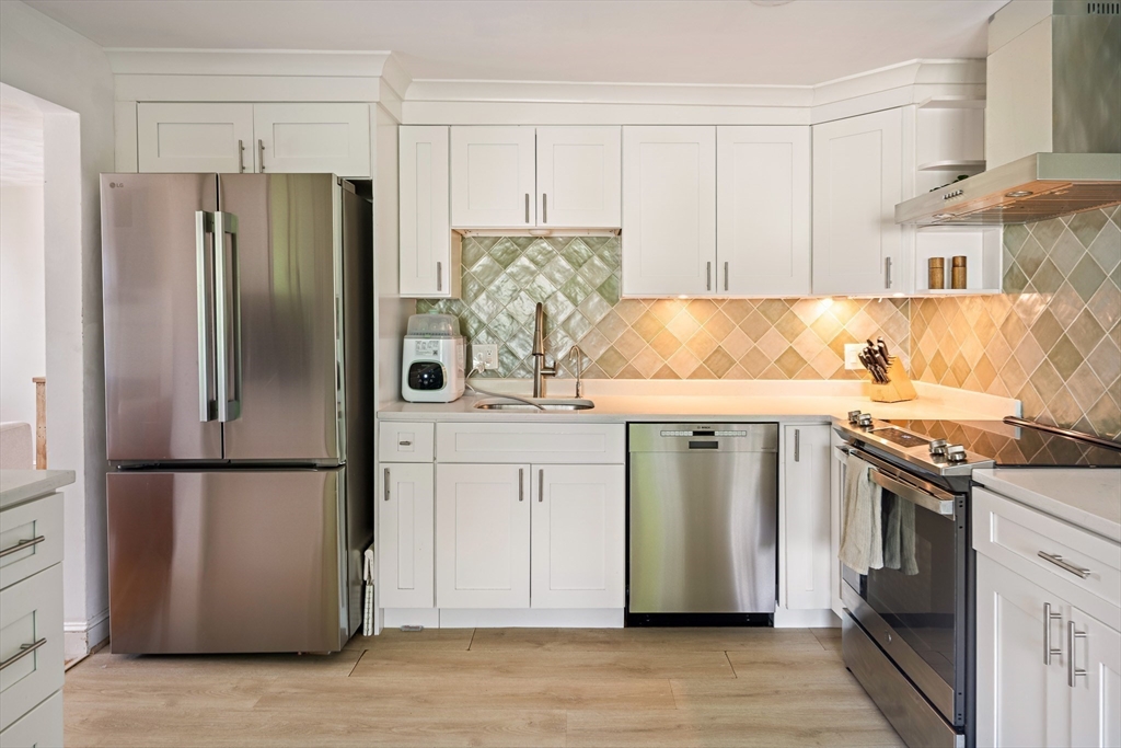 12 Karen Road Woburn, MA 01801 - Photo 3 of 33