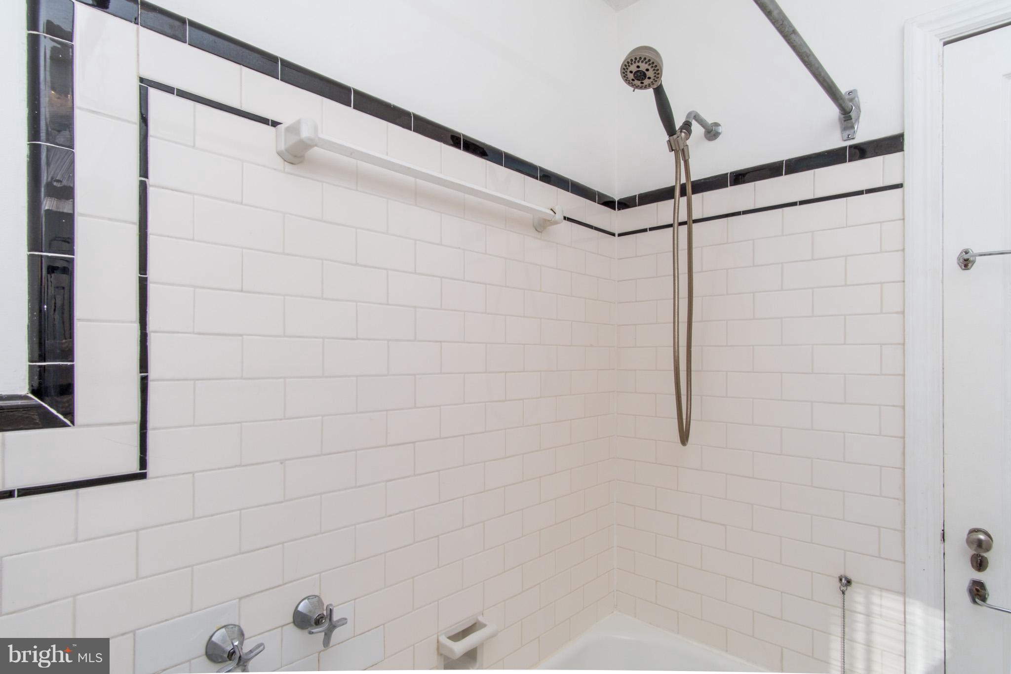 224 Murdock Road Baltimore, MD 21212 - Photo 14 of 27 Bathroom 1 Tub and Shower
