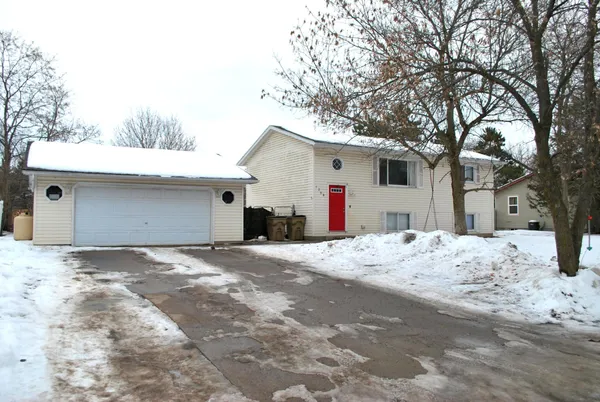 $265,000 | 1208 15th Avenue North, Princeton, MN 55371