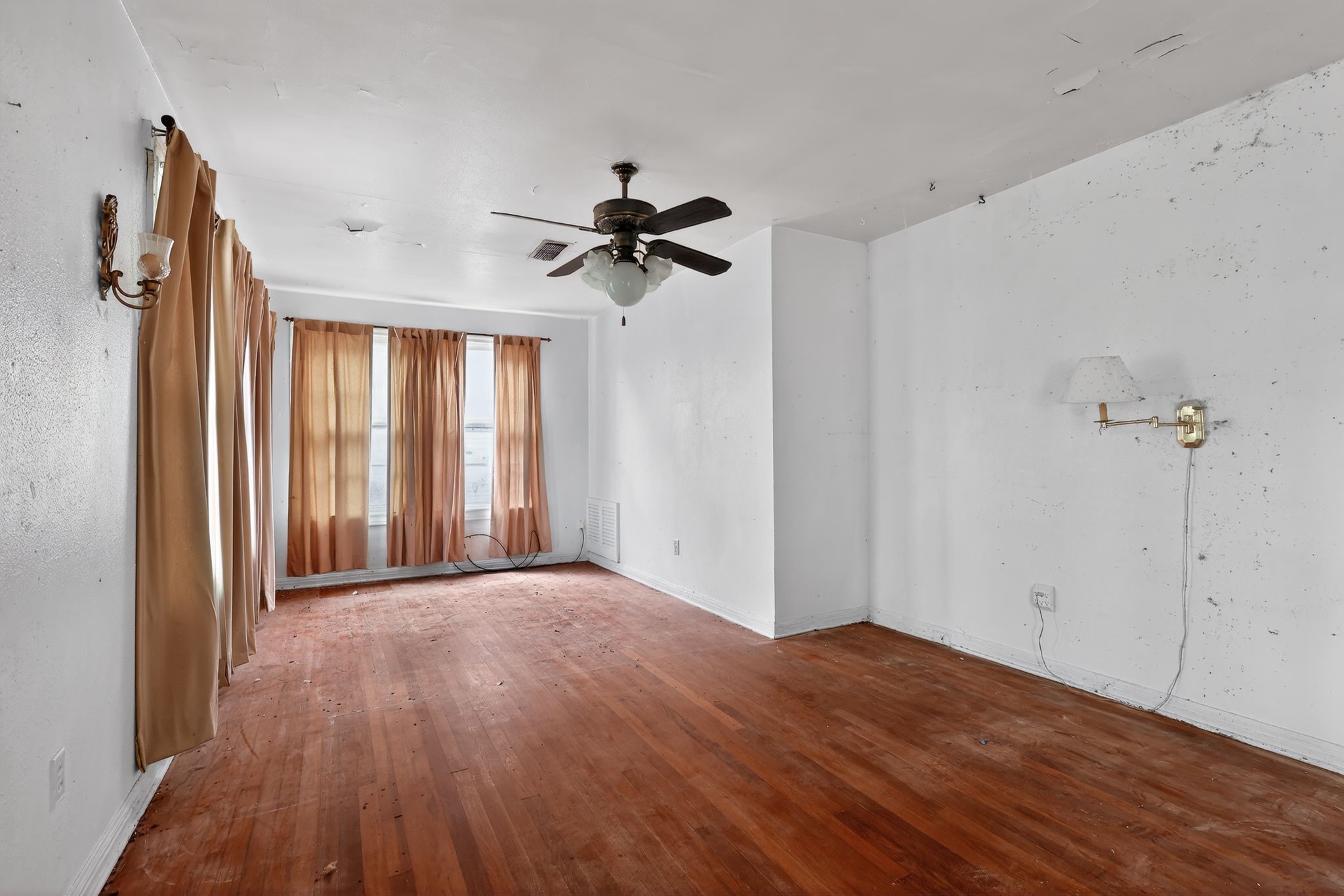 134 Scout Road Freeport, TX 77541 - Photo 8 of 33