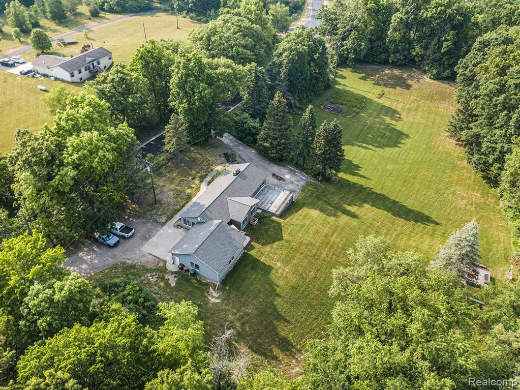 1781 South Bull Run Road Fowlerville, MI 48836 - Photo 37 of 39