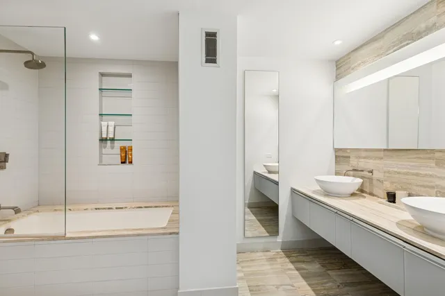 $1,850,000 | 322 West 57th Street, Unit 47K | Hell's Kitchen