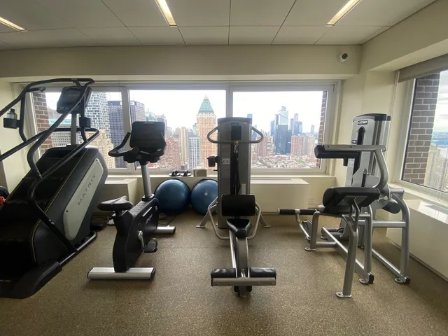 $1,850,000 | 322 West 57th Street, Unit 47K | Hell's Kitchen