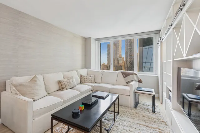 $1,850,000 | 322 West 57th Street, Unit 47K | Hell's Kitchen