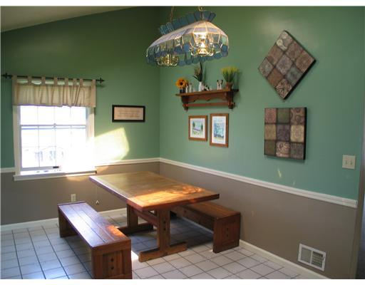 24 Barnhart Street Rural Ridge, PA 15075 - Photo 5 of 18 Kitchen. Casual dining area in eat-in Kitchen