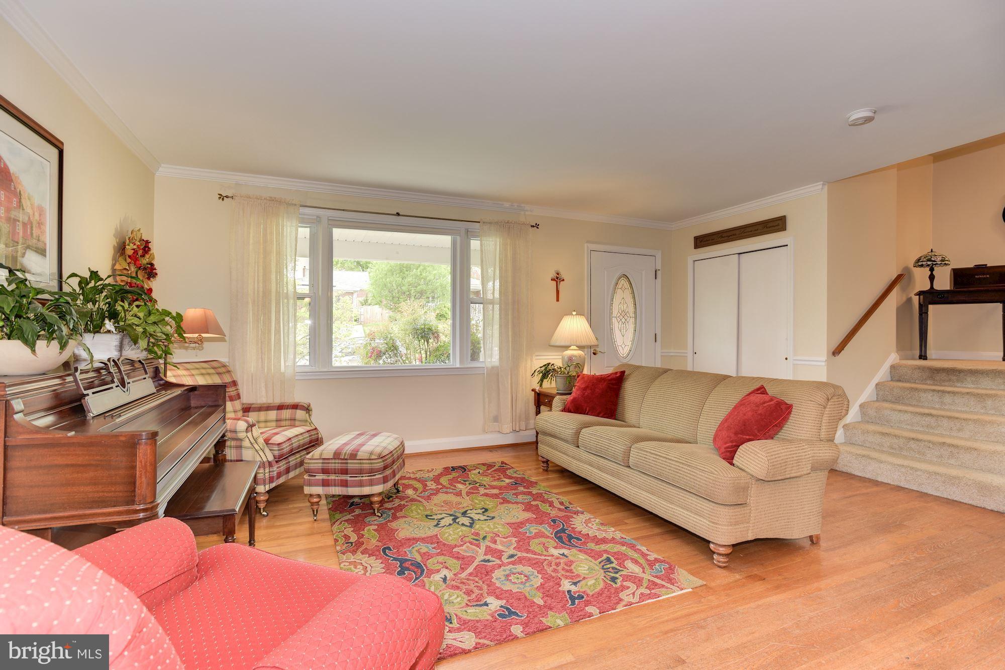 Living Room | Main Entrance