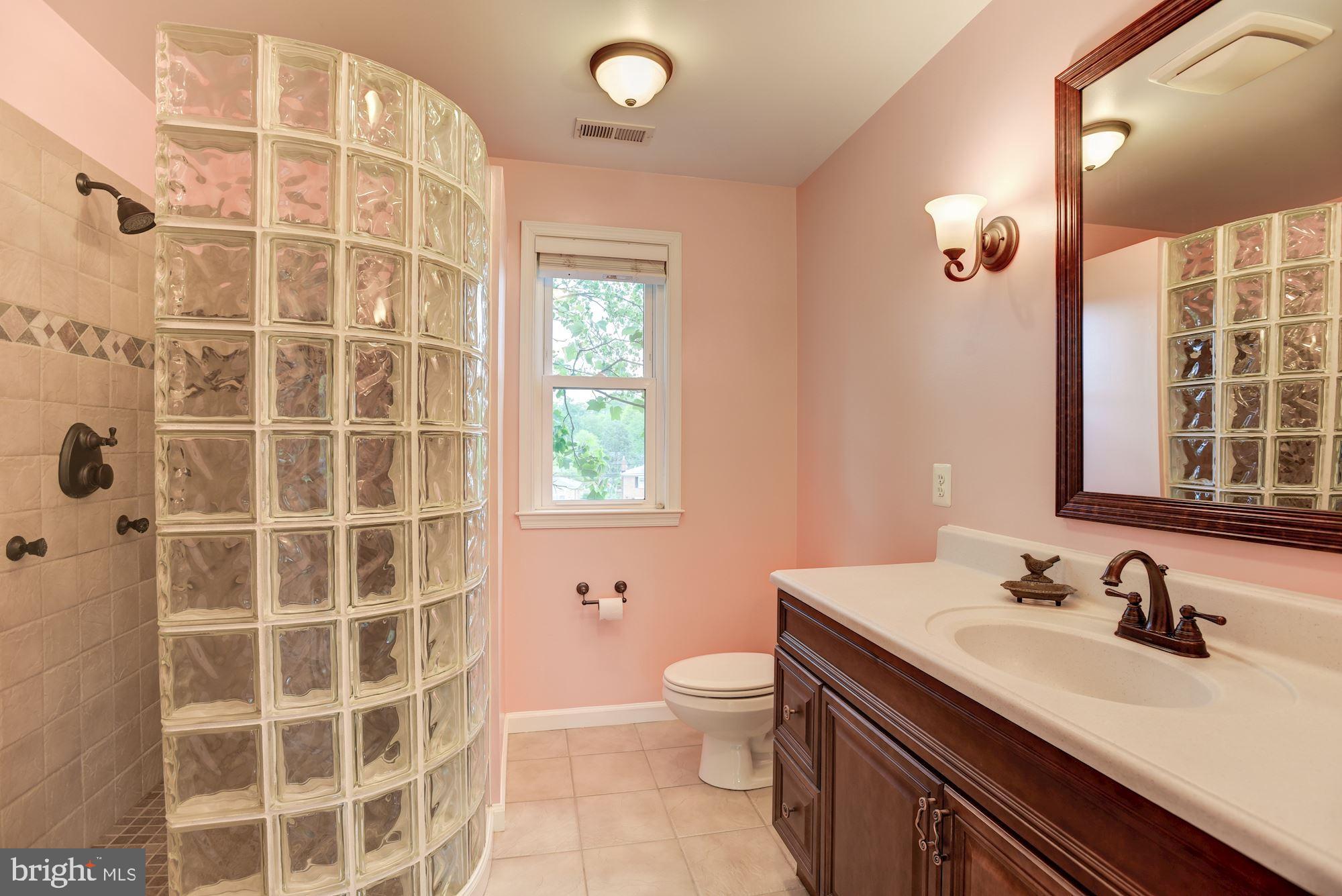 405 Waveland Road Baltimore, MD 21228 - Photo 11 of 29 Primary Bath