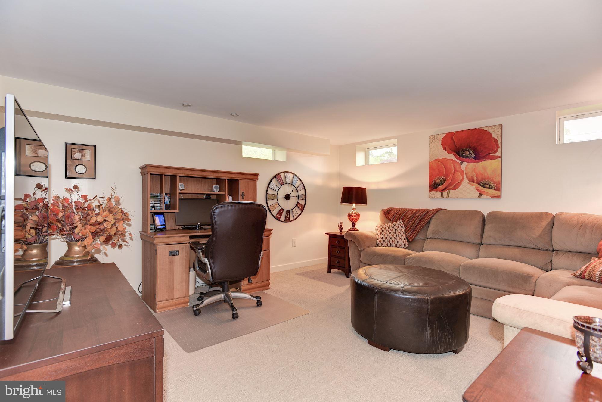 405 Waveland Road Baltimore, MD 21228 - Photo 19 of 29 Family Room