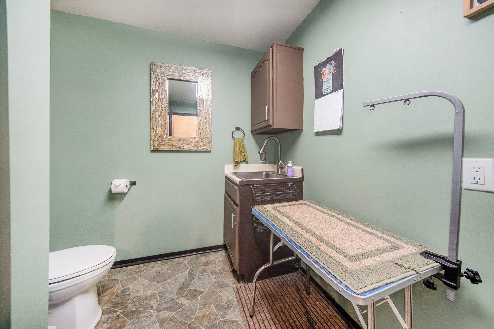 19190 Sharon Valley Road Manchester, MI 48158 - Photo 25 of 59 Powder Room